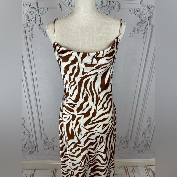 Zebra Print Midi Dress - Picture 3 of 10